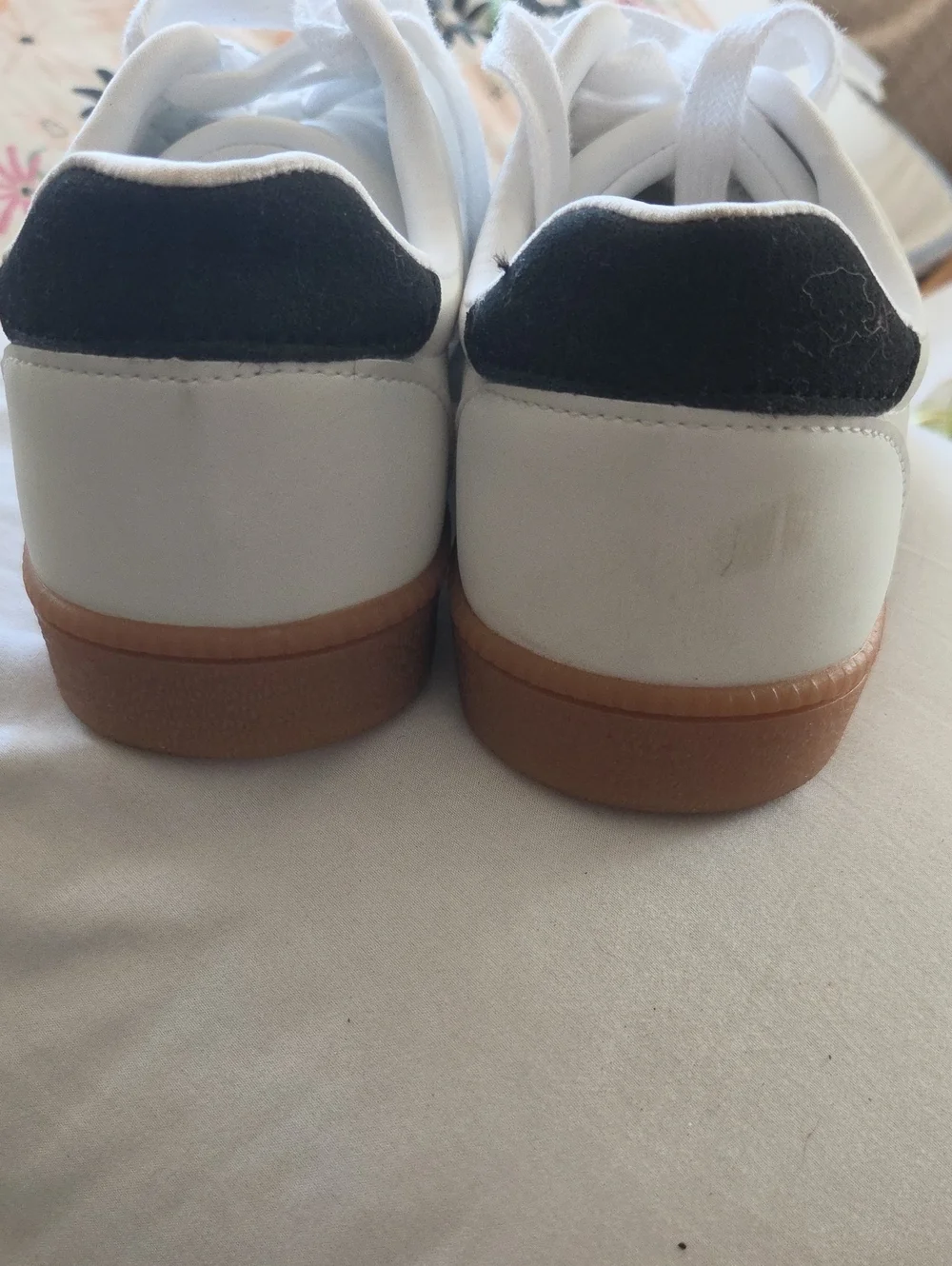 No Boundaries White and Blue Low-Top Sneaker